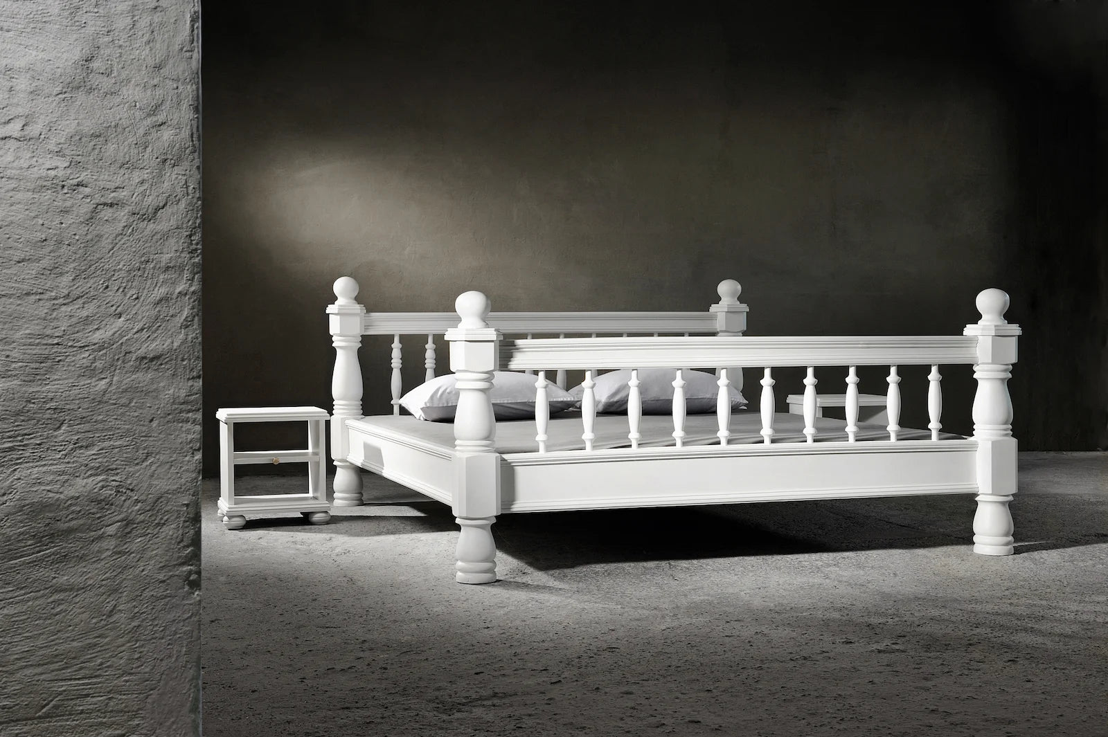 Bed Romantica (white).